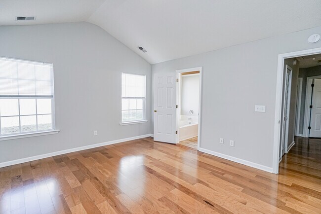 Building Photo - 2 Cobb Hall Ct