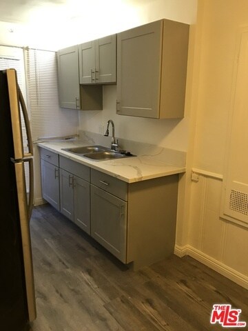 Foto del edificio - 1250 N Orange Grove Ave