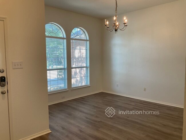 Building Photo - 1725 Kittyhawk Dr