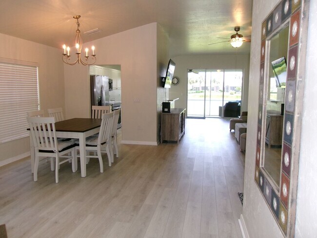Foto del edificio - Desirable Gated Sandoval of Cape Coral
