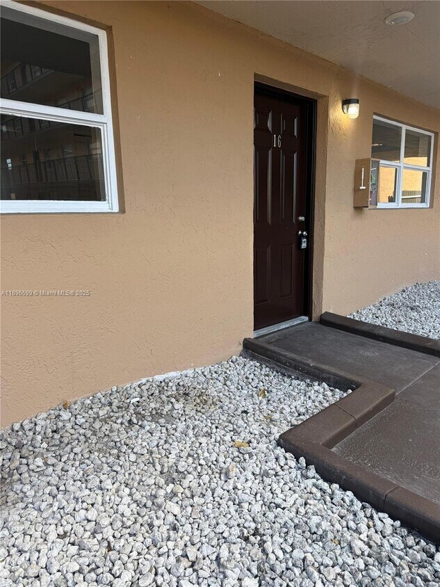 Foto principal - 5425 W 24th Ave