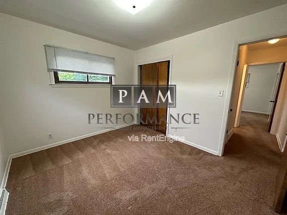 Foto del edificio - 2155 S 102nd St