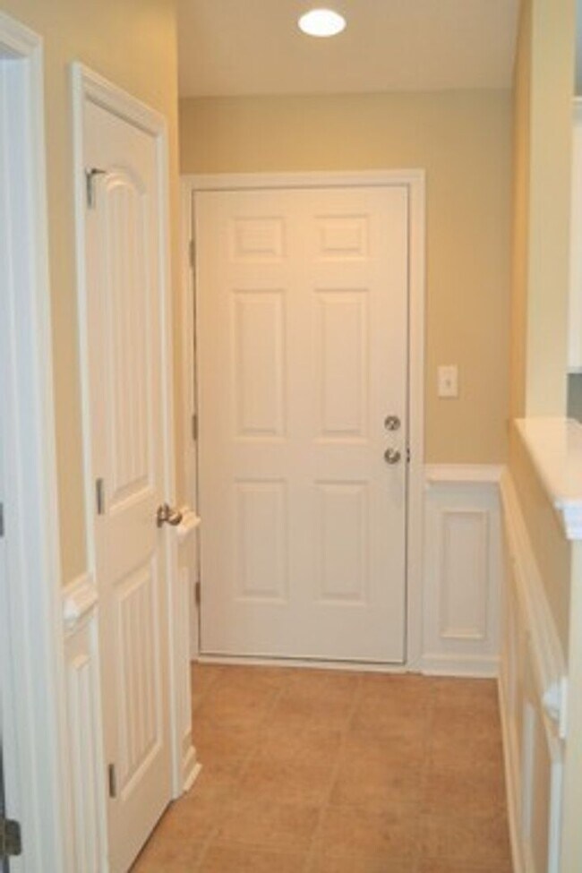 Foto del edificio - Cute 2 Bedroom Townhouse - Close to Shopping & Restaurants! Near I-20 and Washington Rd