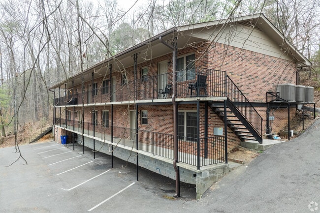 Building Photo - Cliffside