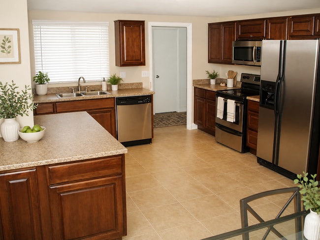 Building Photo - 5 Bedroom 3 Bath home close to ASU - POOL AND TURF BACKYARD