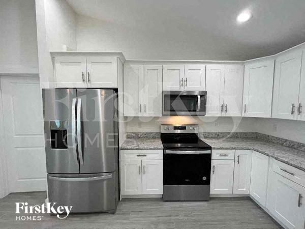 Foto del edificio - 7411 Wycliff Dr