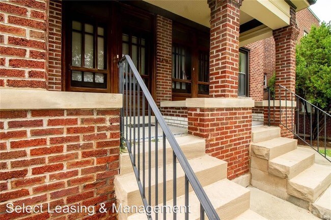 Foto del edificio - 5311-5313 S Kingshighway Blvd