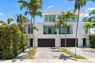 Building Photo - 243 Venetian Dr