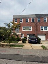Building Photo - 208-09 Bardwell Ave