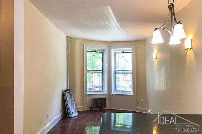 Building Photo - 462 Park Pl