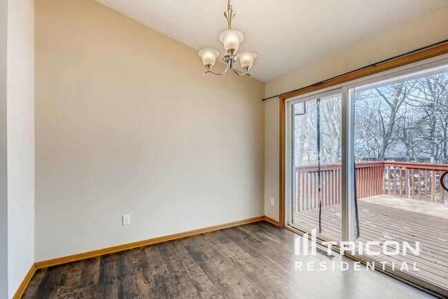 Foto del edificio - 5752 W 134th St