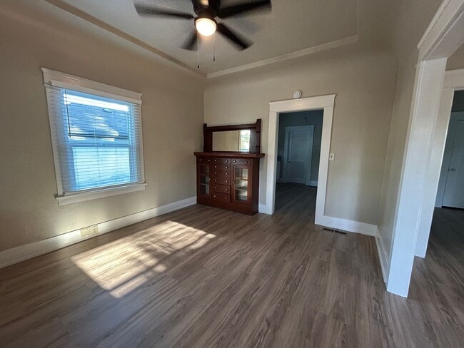 Building Photo - Newly Remodeled 2 Bed/1 Bath Home!