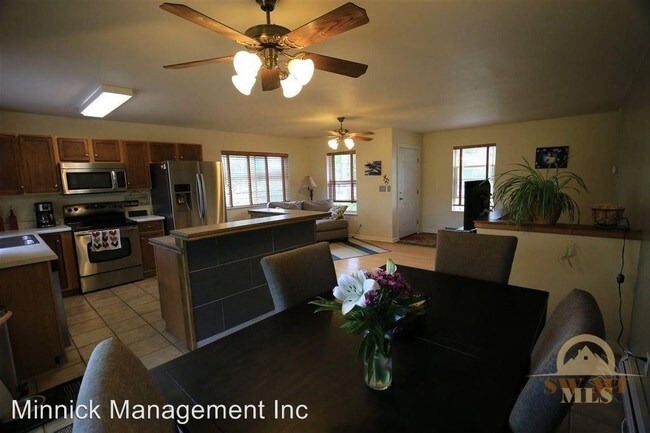 Building Photo - 303 Buckhorn Trl