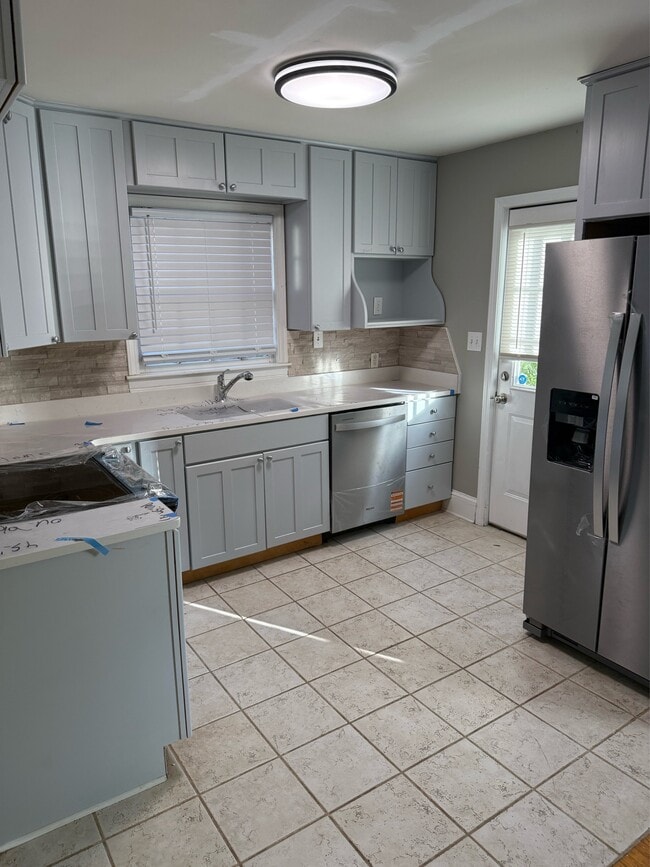 Building Photo - 2039 Wilhelmina Ave