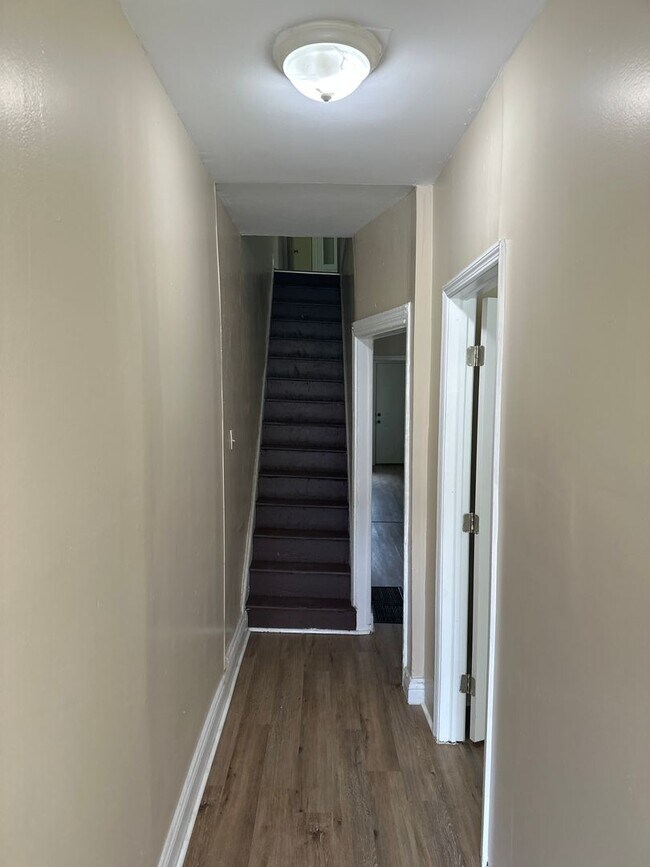 Foto del edificio - Spacious 4-bedroom uptown Harrisburg
