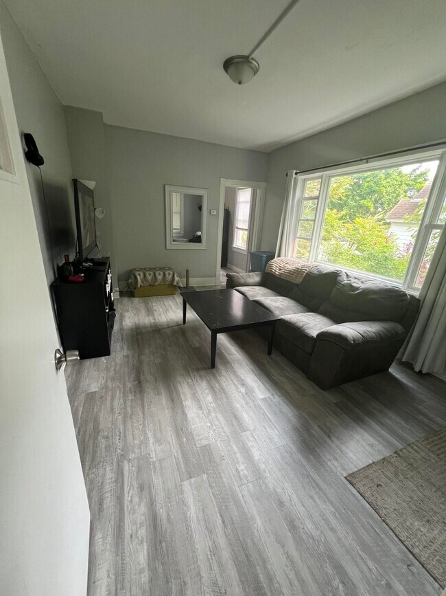 Foto del edificio - 1120 S 63rd St