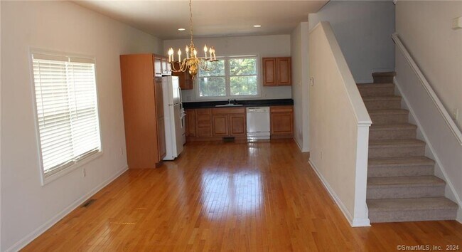 Building Photo - 12 Forestview Dr