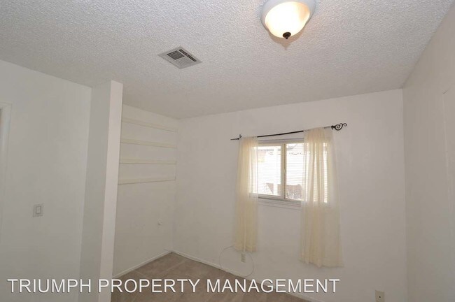 Building Photo - 700 Sportsman Dr