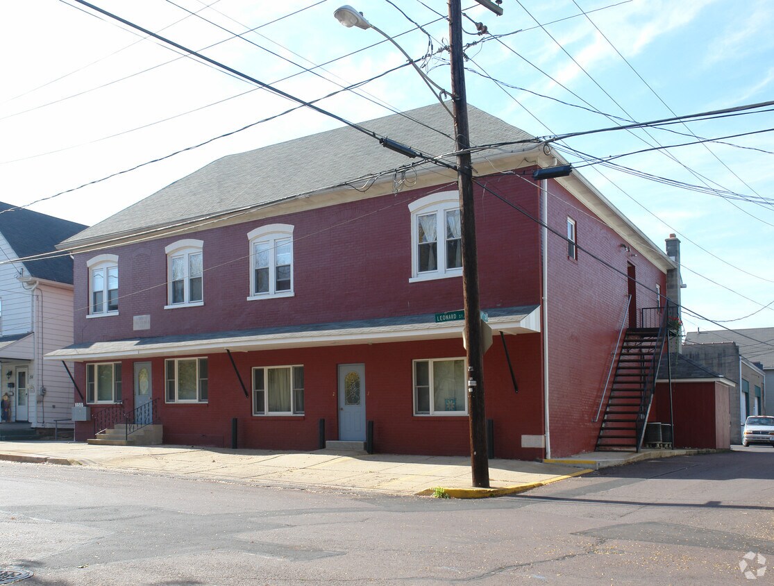 Primary Photo - 150 Leonard St