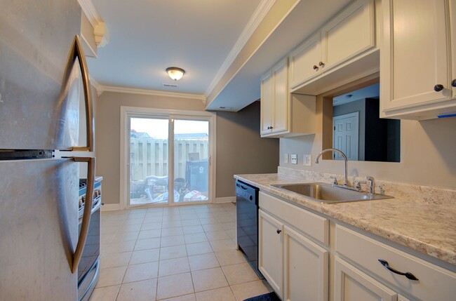 Foto del edificio - 2 bd townhome Crest Hill