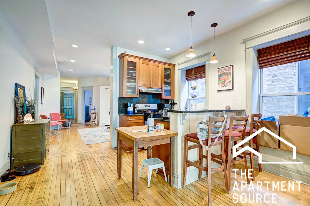 Foto principal - 882 N Marshfield Ave