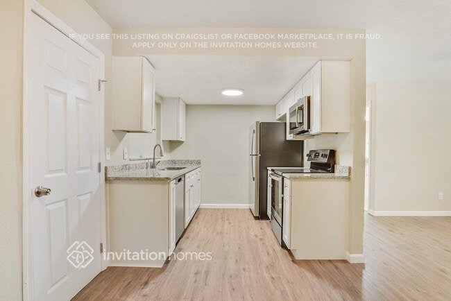 Building Photo - 4033 Castlegate Dr