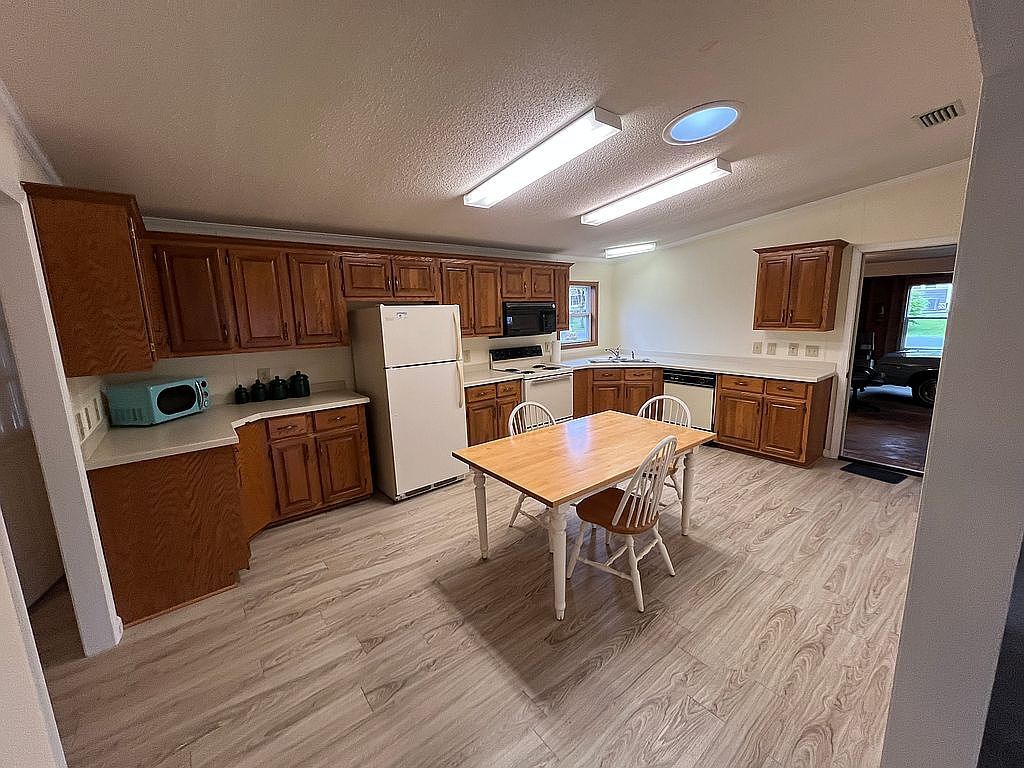 Foto principal - 14 Beechnut Dr