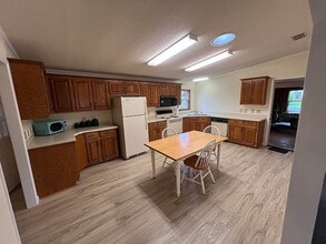 Building Photo - 14 Beechnut Dr