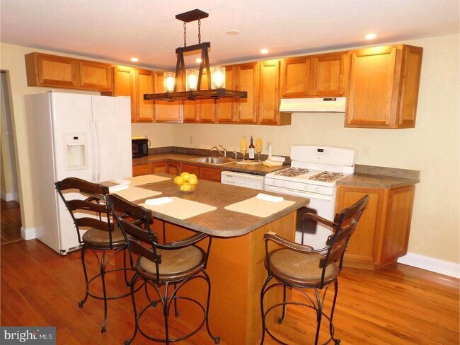 Foto del edificio - 8743 ORCHARD Ave