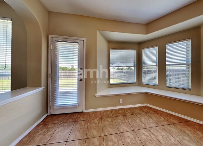 Foto del edificio - 705 Rolling Hills Ln