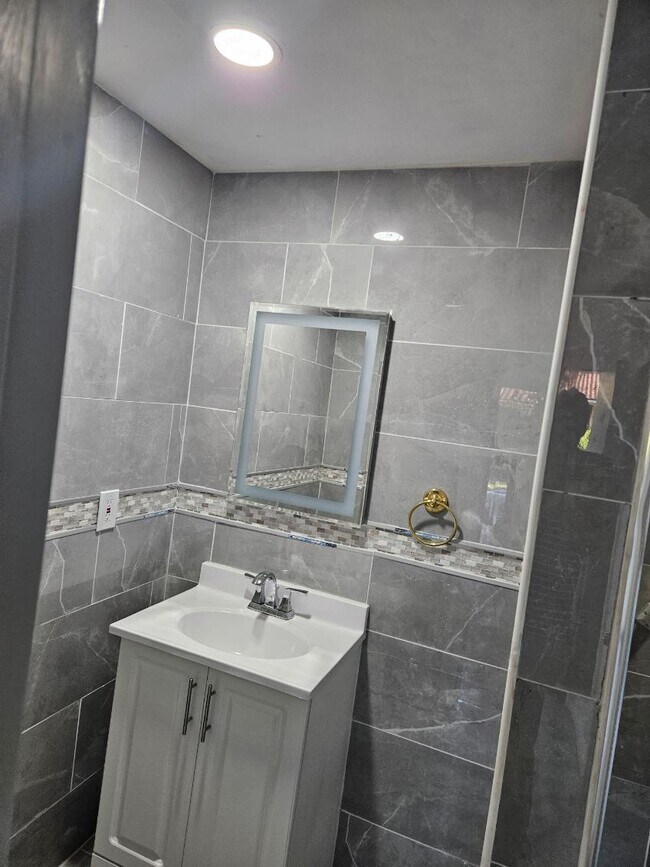 Foto del edificio - 6289 Sunnymere Ave