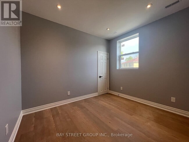 Building Photo - 2386 Lake Shore Blvd W