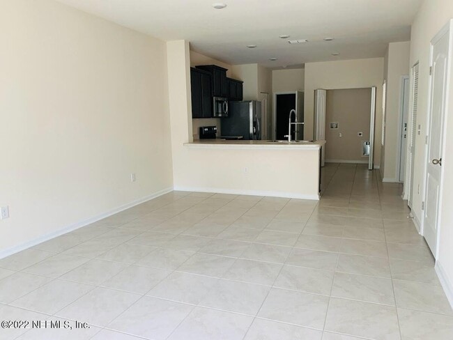 Building Photo - 7595 Legacy Trl