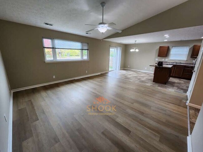 Foto del edificio - Available July 3rd! Cozy 3 BR Home in Lindberg Village