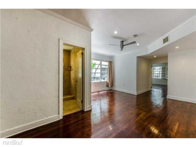 Building Photo - 934 16th St