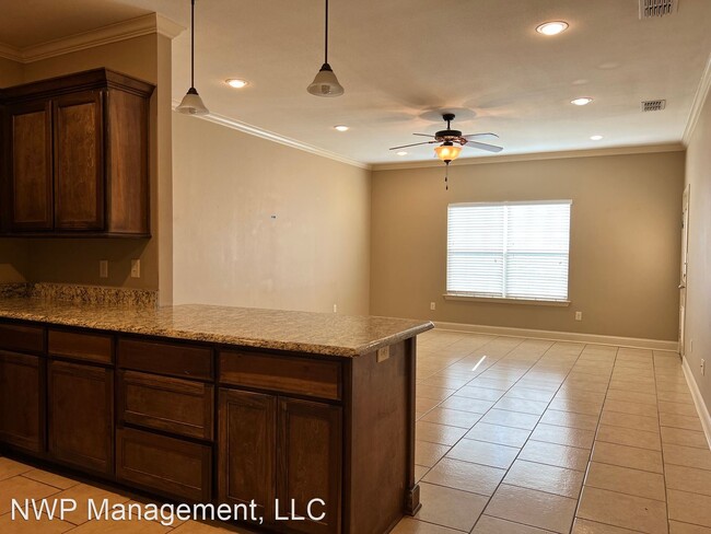 Foto del edificio - 2 br, 2 bath House - 9191 Shadow Oak Drive