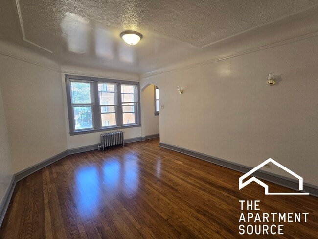 Building Photo - 836 N Massasoit Ave