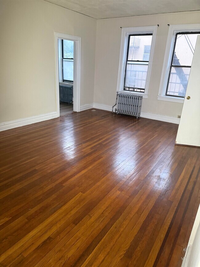 Foto del edificio - 821 Bergen Ave