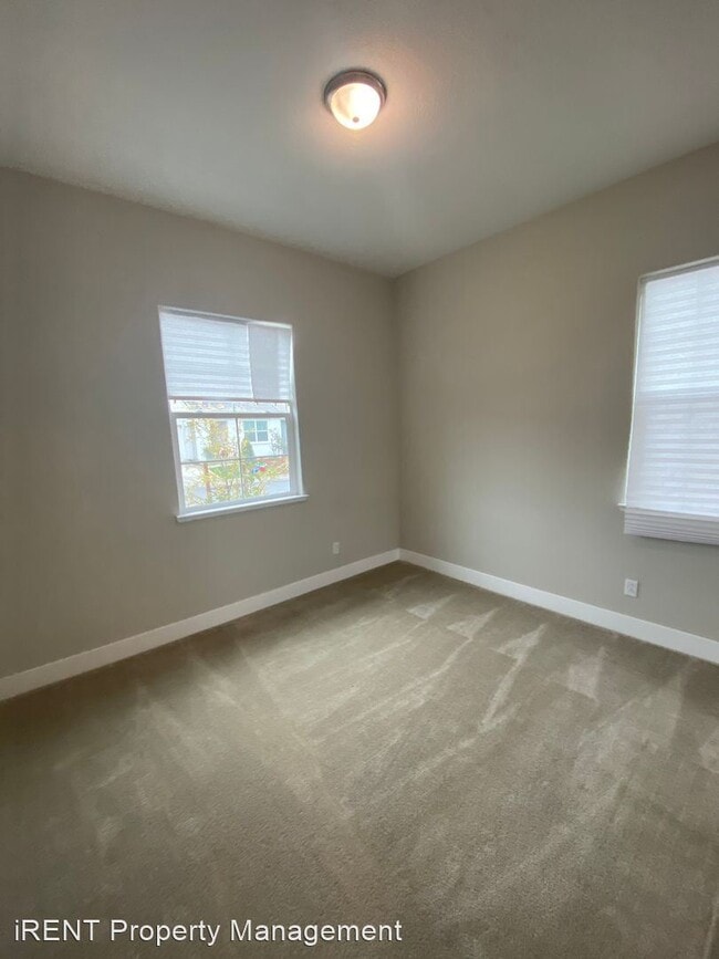 Building Photo - 3 br, 3 bath House - 808 Clementine Dr