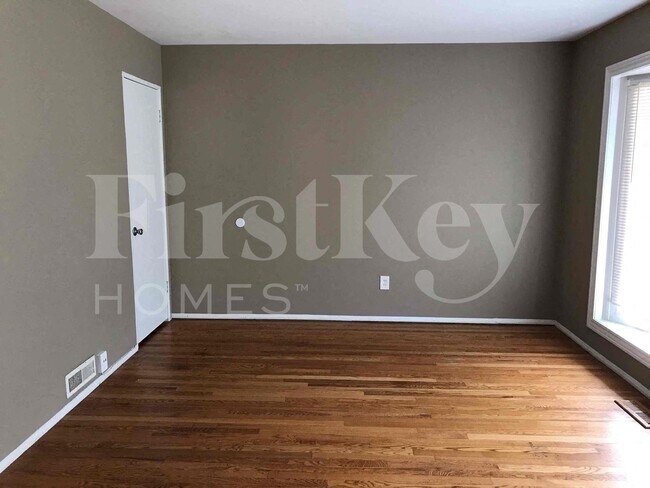Foto del edificio - 910 Claver Ln