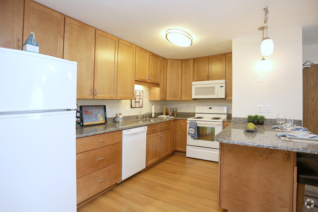 One-bedroom Kitchen - Waterford Apartments