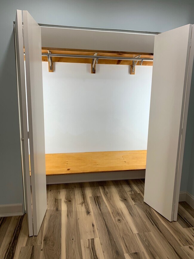 Building Photo - 52 Schoolhouse Rd