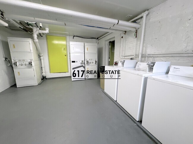 Foto del edificio - 74 S Huntington Ave