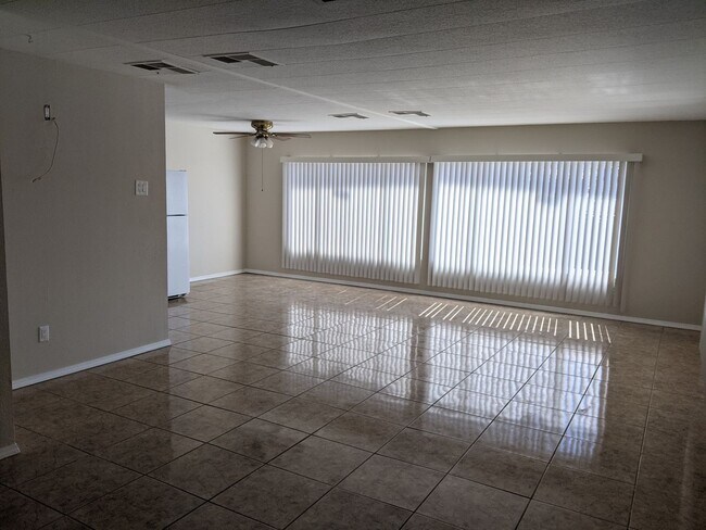 Building Photo - Newly Remodeled 3 bed/2 bath Home - Fully ...