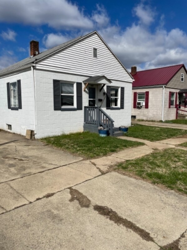 Primary Photo - 214 Sycamore St