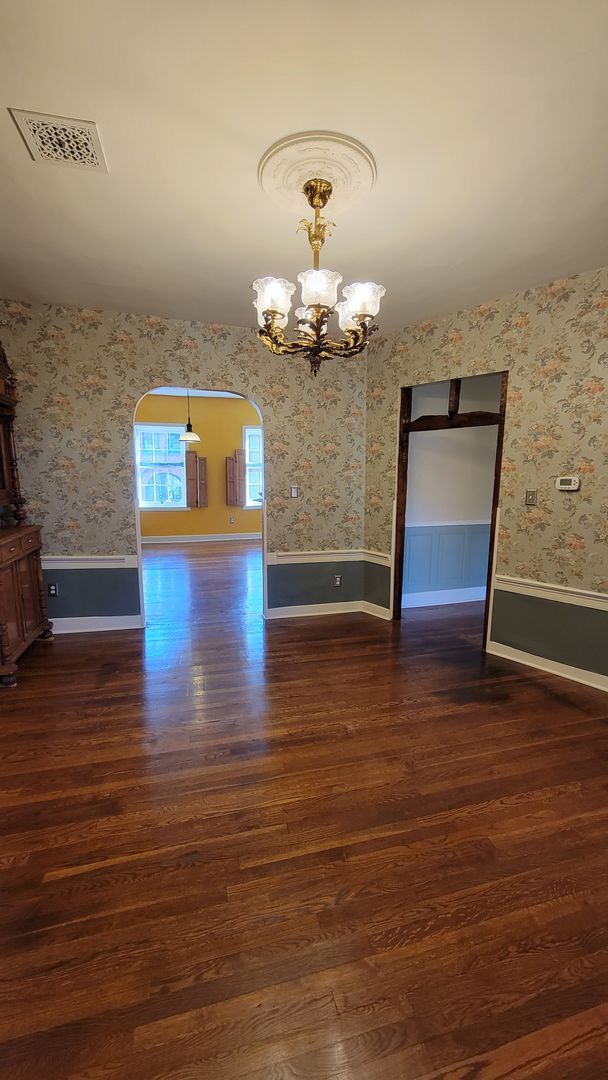 Building Photo - Charming Unit in the Heart of Downtown Fre...