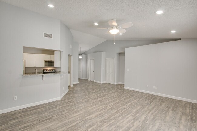 Building Photo - 5492 Wendy Lee Dr
