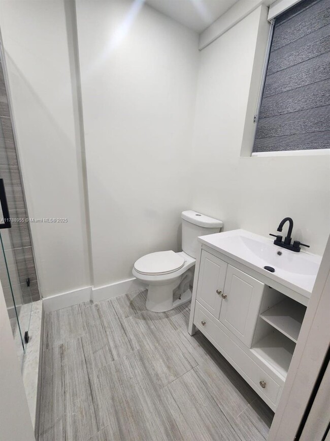 Foto del edificio - 9430 Independence Rd