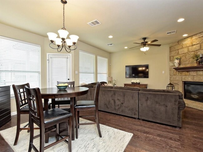Foto del edificio - 12505 Pranav Ln