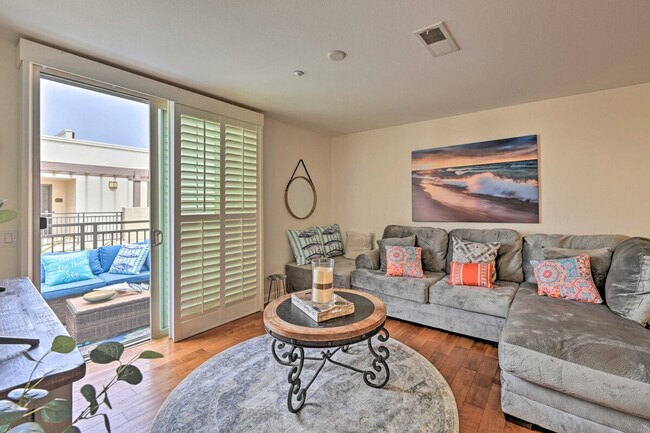 Building Photo - 1016 Costa Pacifica Way